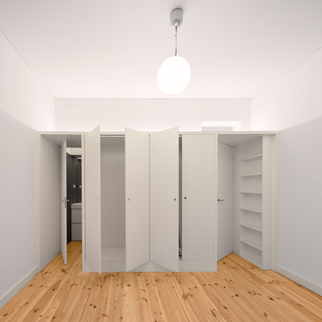 Arroios Apartment by Tiago Filipe Santos Arroios Apartment by Tiago Filipe Santos