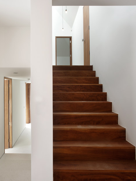 C-House by Dot Architecture C-House by Dot Architecture