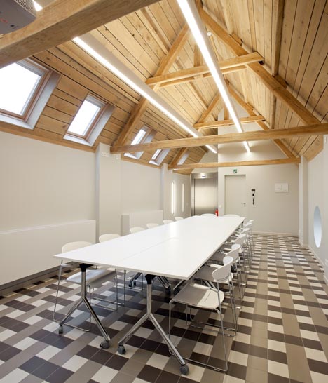 City Hall Harelbeke by Dehullu & Partners