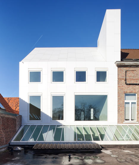 City Hall Harelbeke by Dehullu & Partners