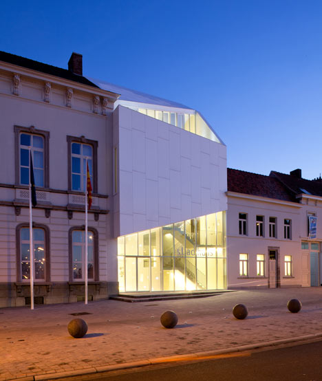 City Hall Harelbeke by Dehullu & Partners