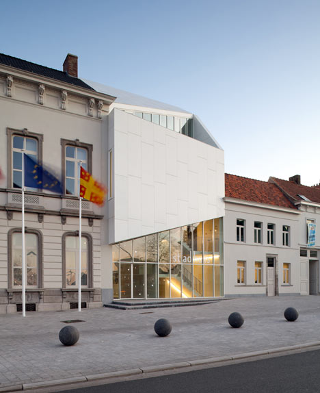 City Hall Harelbeke by Dehullu & Partners