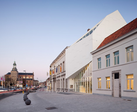 City Hall Harelbeke by Dehullu & Partners