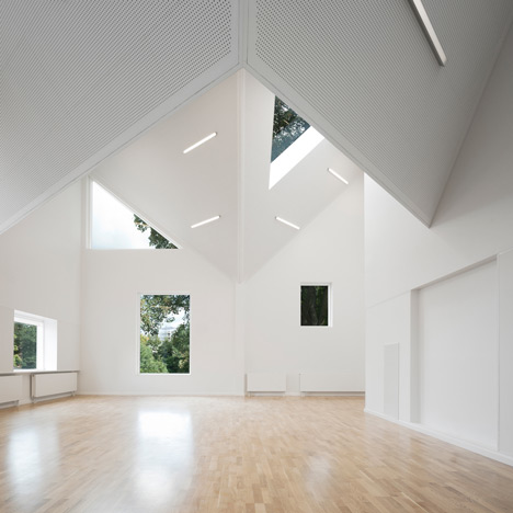 Healthcare Centre for Cancer Patients by NORD Architects