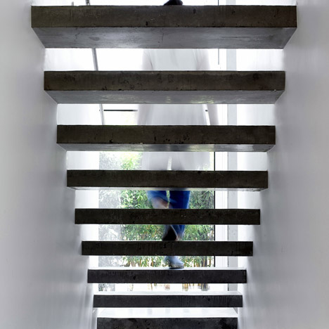 House N by Sharon Neuman and Oded Stern-Meiraz House N by Sharon Neuman and Oded Stern-Meiraz