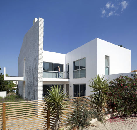 House N by Sharon Neuman and Oded Stern-Meiraz House N by Sharon Neuman and Oded Stern-Meiraz