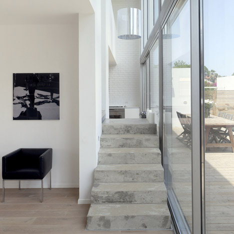 House N by Sharon Neuman and Oded Stern-Meiraz House N by Sharon Neuman and Oded Stern-Meiraz