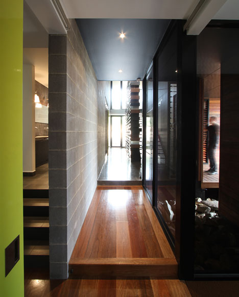 Linear House by Architects EAT Linear House by Architects EAT