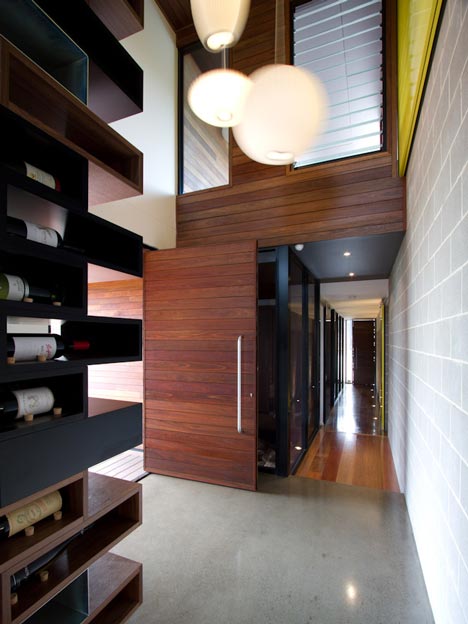 Linear House by Architects EAT Linear House by Architects EAT