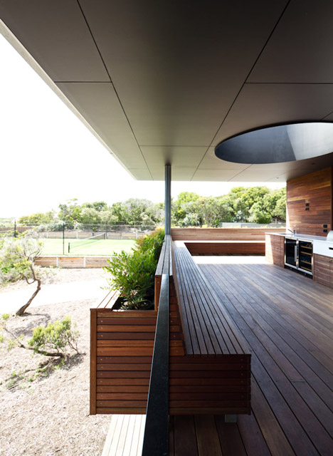 Linear House by Architects EAT Linear House by Architects EAT