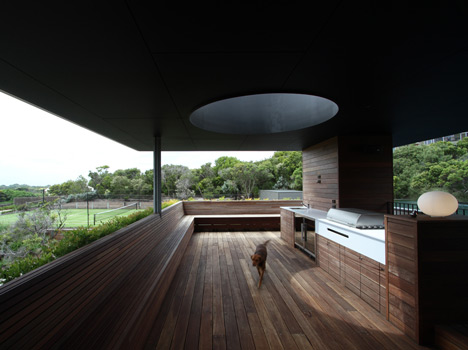 Linear House by Architects EAT Linear House by Architects EAT