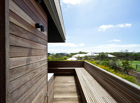 Linear House by Architects EAT Linear House by Architects EAT