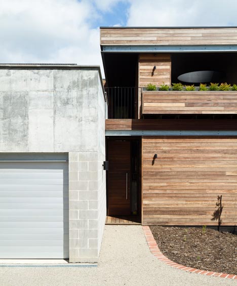Linear House by Architects EAT Linear House by Architects EAT