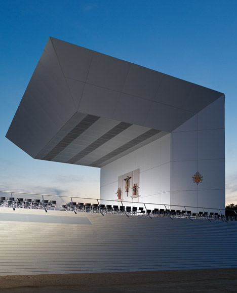 Papstbühne Freiburg by Werner Sobek