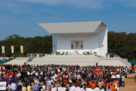 Papstbühne Freiburg by Werner Sobek