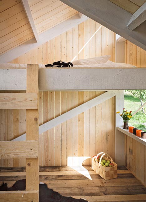Playhouse by Bach Arquitectes Playhouse by Bach Arquitectes