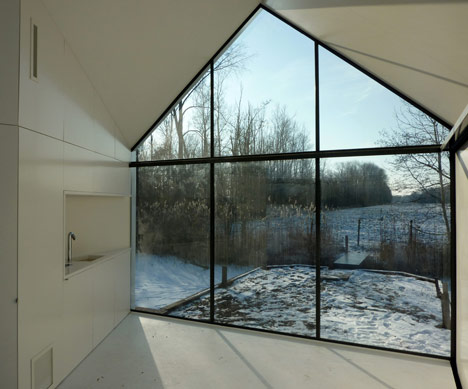 Recreational Island House by 2by4-architects