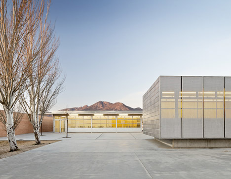 Roses IES Cap Norfeu extension by Javier de las Heras Solé and Bosch Tarrús