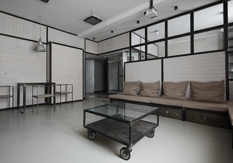 Wood Warm Wight Apartment by Peter Kostelov Wood Warm Wight Apartment by Peter Kostelov
