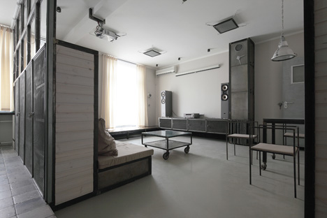 Wood Warm Wight Apartment by Peter Kostelov Wood Warm Wight Apartment by Peter Kostelov