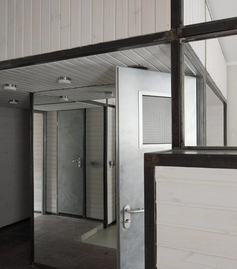 Wood Warm Wight Apartment by Peter Kostelov Wood Warm Wight Apartment by Peter Kostelov