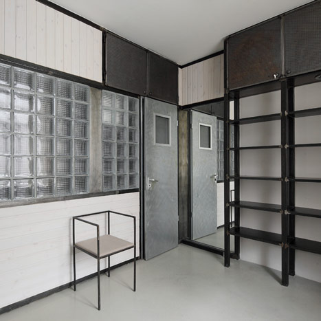 Wood Warm Wight Apartment by Peter Kostelov Wood Warm Wight Apartment by Peter Kostelov