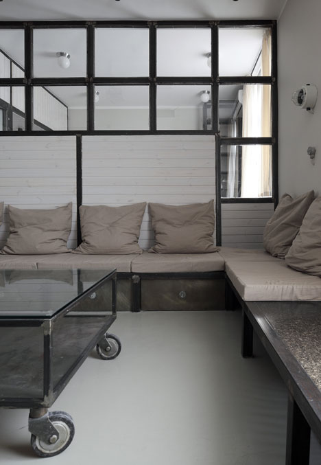 Wood Warm Wight Apartment by Peter Kostelov Wood Warm Wight Apartment by Peter Kostelov