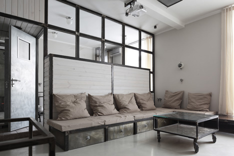 Wood Warm Wight Apartment by Peter Kostelov Wood Warm Wight Apartment by Peter Kostelov