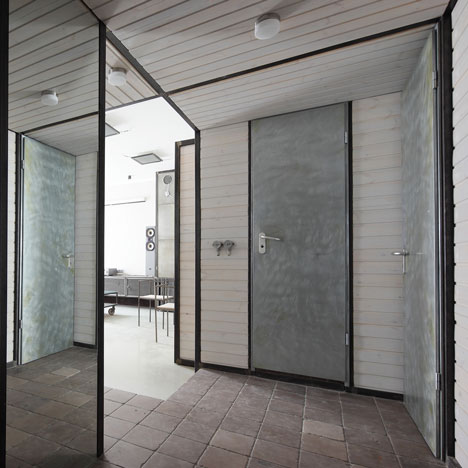 Wood Warm Wight Apartment by Peter Kostelov Wood Warm Wight Apartment by Peter Kostelov