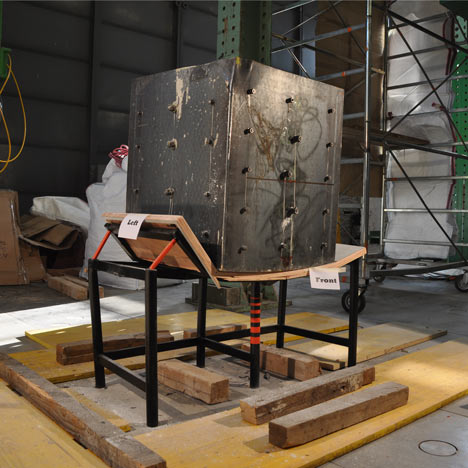 Earthquake Proof Table by Arthur Brutter and Ido Bruno