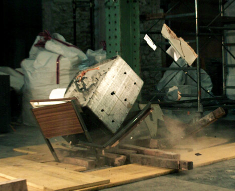 Earthquake Proof Table by Arthur Brutter and Ido Bruno