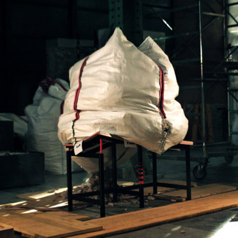 Earthquake Proof Table by Arthur Brutter and Ido Bruno