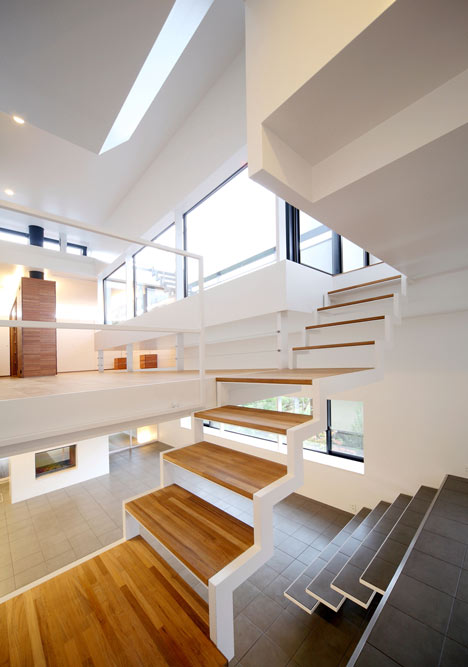 House in Senri by Shogo Iwata House in Senri by Shogo Iwata