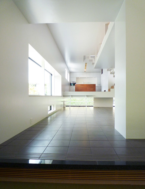 House in Senri by Shogo Iwata House in Senri by Shogo Iwata