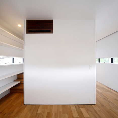 House in Senri by Shogo Iwata House in Senri by Shogo Iwata