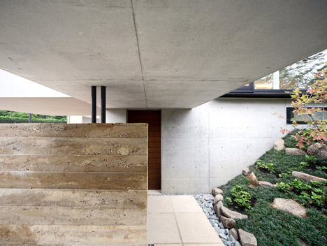 House in Senri by Shogo Iwata House in Senri by Shogo Iwata
