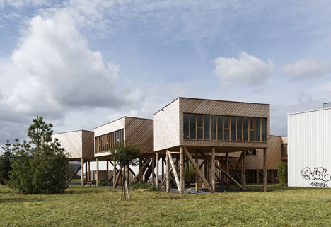 Branched Offices by Projectiles Branched Offices by Projectiles