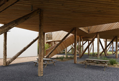 Branched Offices by Projectiles Branched Offices by Projectiles