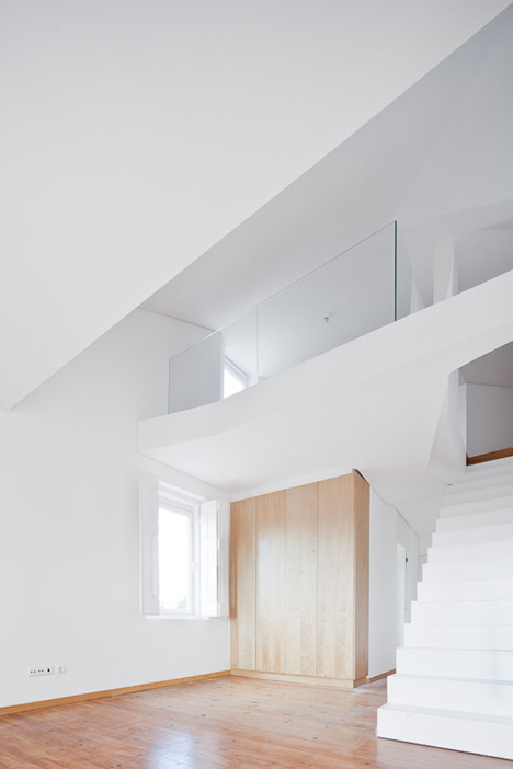 Building rehabilitation in Calçada do Lavra by Jorge Mealha Arquitecto Building rehabilitation in Calçada do Lavra by Jorge Mealha Arquitecto