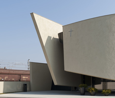 Chapel of Rest in Graz by Hofrichter-Ritter Architekten Chapel of Rest in Graz by Hofrichter-Ritter Architekten