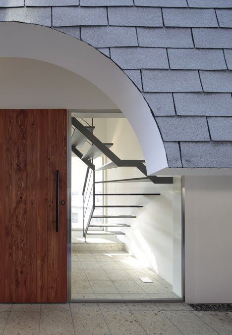 House with Eaves and an Attic by ON design House with Eaves and an Attic by ON design
