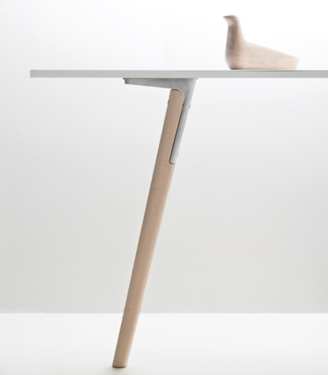 Pila and Pilo by Ronan & Erwan Bouroullec for Magis Pila and Pilo by Ronan & Erwan Bouroullec for Magis