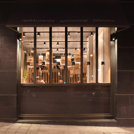 Restaurant in Bilbao by Pauzarq