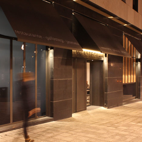 Restaurant in Bilbao by Pauzarq