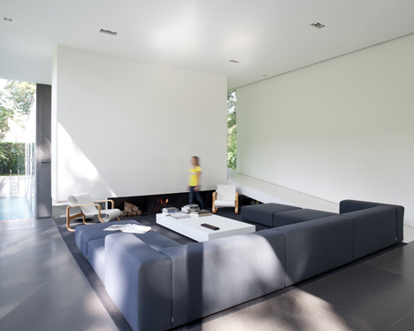 Villa Roces by Govaert & Vanhoutte Villa Roces by Govaert & Vanhoutte
