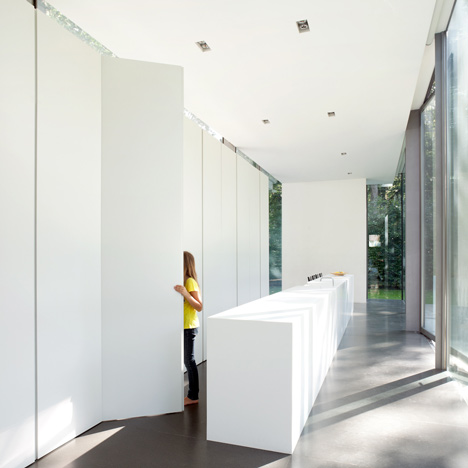 Villa Roces by Govaert & Vanhoutte Villa Roces by Govaert & Vanhoutte