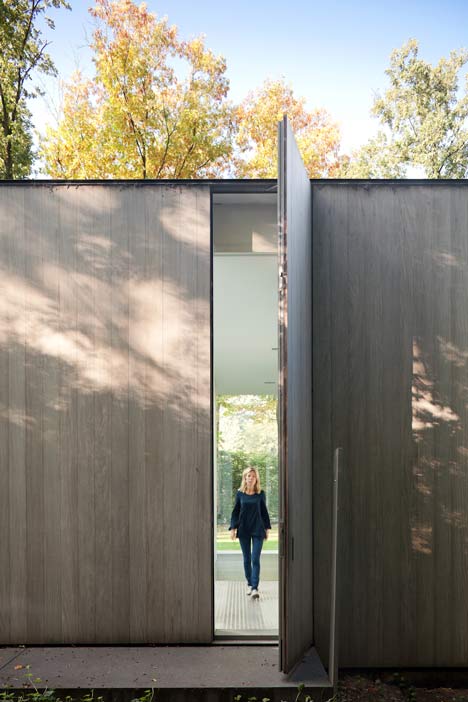 Villa Roces by Govaert & Vanhoutte Villa Roces by Govaert & Vanhoutte