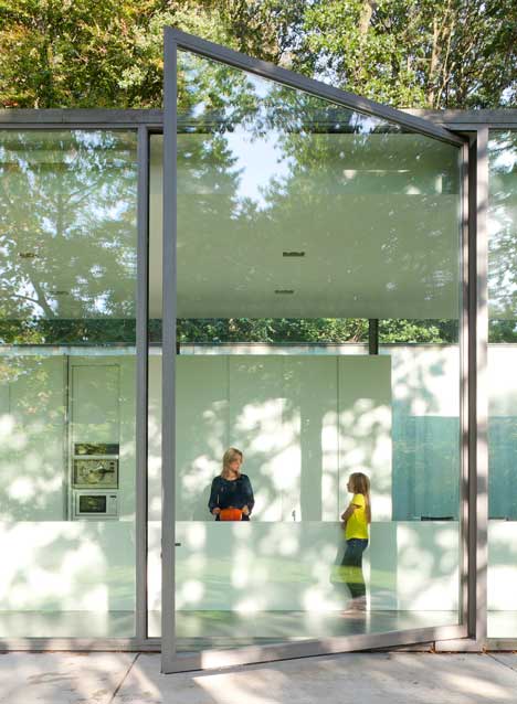 Villa Roces by Govaert & Vanhoutte Villa Roces by Govaert & Vanhoutte