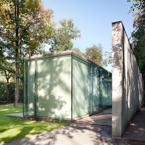 Villa Roces by Govaert & Vanhoutte Villa Roces by Govaert & Vanhoutte