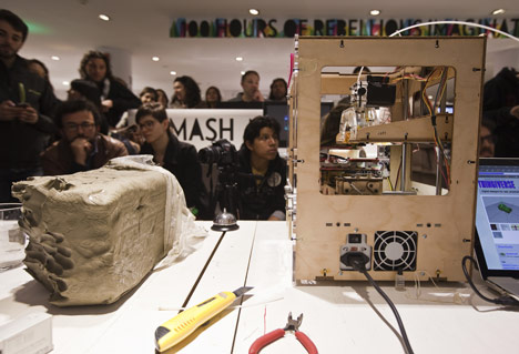 Wilcox vs 3D Printer at Hacked Lab